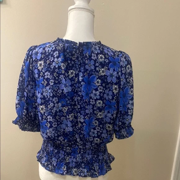 Floral Silken Blue Women's Short Sleeved Top NWT by Sienna Sky - Picture 4 of 5